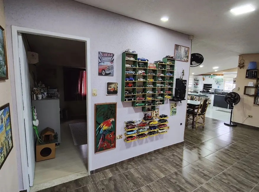 Foto 3 de Sobrado com 3 quartos à venda, 300m2 em Jardim Bechara, Sao Vicente - SP