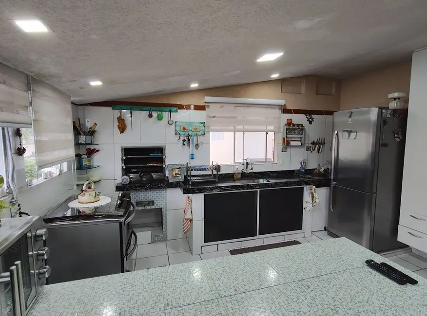 Foto 5 de Sobrado com 3 quartos à venda, 300m2 em Jardim Bechara, Sao Vicente - SP