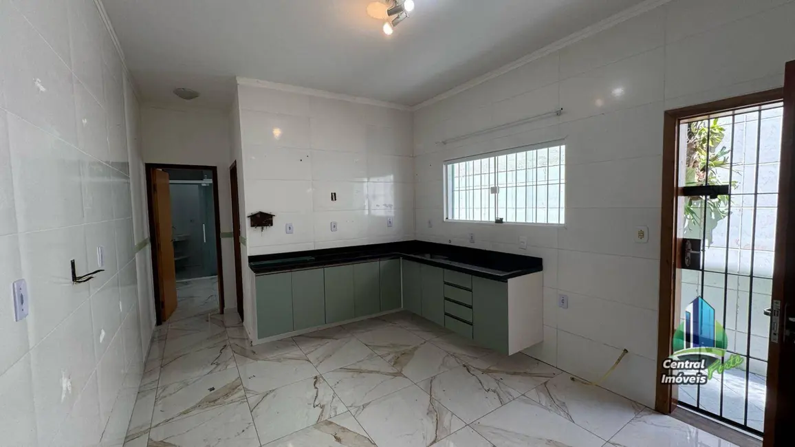 Foto 9 de Casa com 2 quartos à venda, 130m2 em Maracanã, Praia Grande - SP