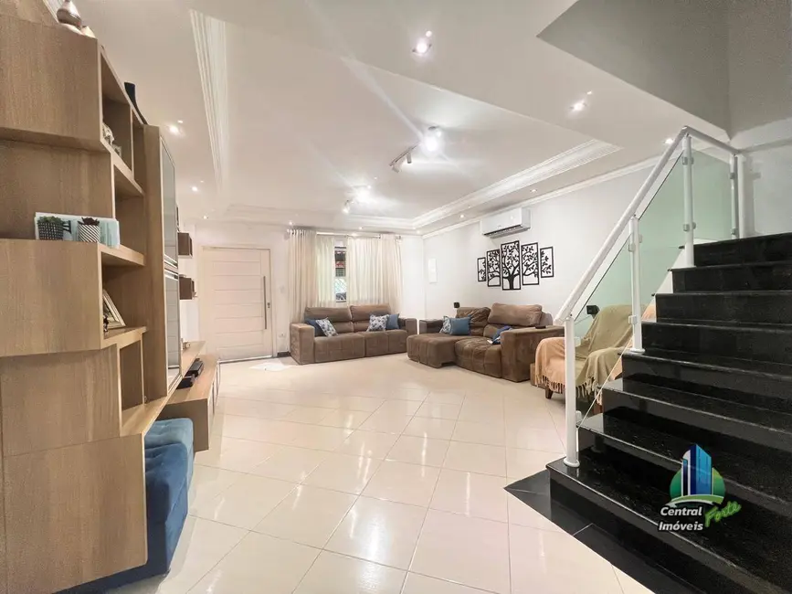 Sobrado com 3 quartos à venda, 300m2 em Praia Grande - SP - imagem 2 Foto 2 de Sobrado com 3 quartos à venda, 300m2 em Praia Grande - SP