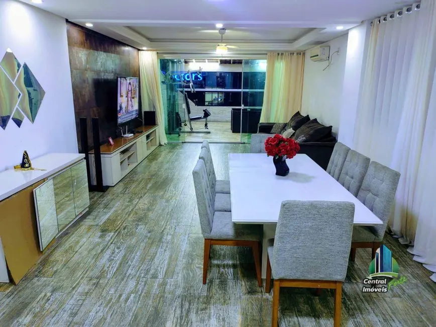 Foto 1 de Sobrado com 3 quartos à venda, 451m2 em Praia Grande - SP