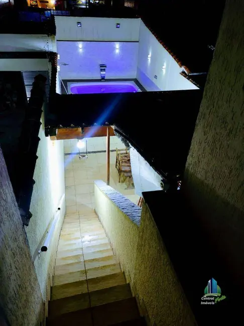 Foto 3 de Sobrado com 3 quartos à venda, 451m2 em Praia Grande - SP