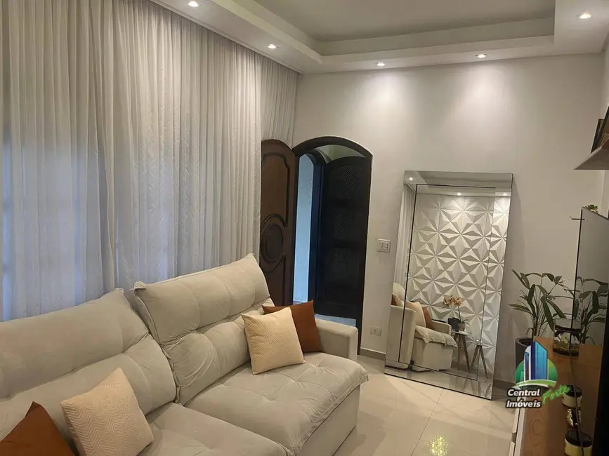 Casa com 2 quartos à venda, 126m2 em Canto do Forte, Praia Grande - SP - imagem 5 Foto 5 de Casa com 2 quartos à venda, 126m2 em Canto do Forte, Praia Grande - SP