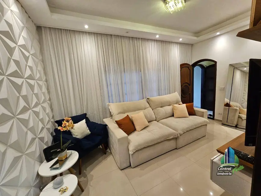 Casa com 2 quartos à venda, 126m2 em Canto do Forte, Praia Grande - SP - imagem 2 Foto 2 de Casa com 2 quartos à venda, 126m2 em Canto do Forte, Praia Grande - SP