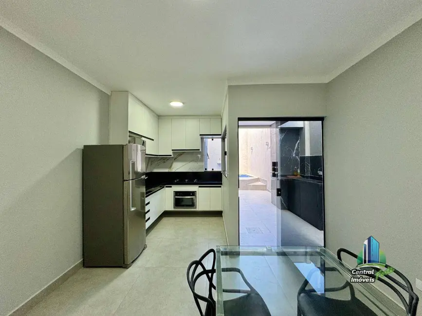 Foto 6 de Sobrado com 3 quartos à venda, 160m2 em Aviação, Praia Grande - SP