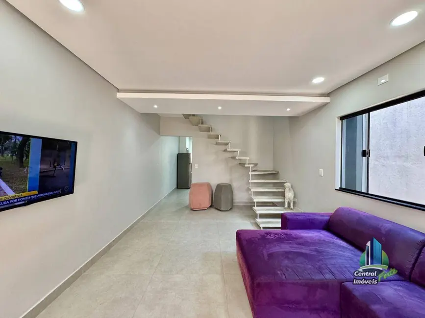 Foto 1 de Sobrado com 3 quartos à venda, 160m2 em Aviação, Praia Grande - SP