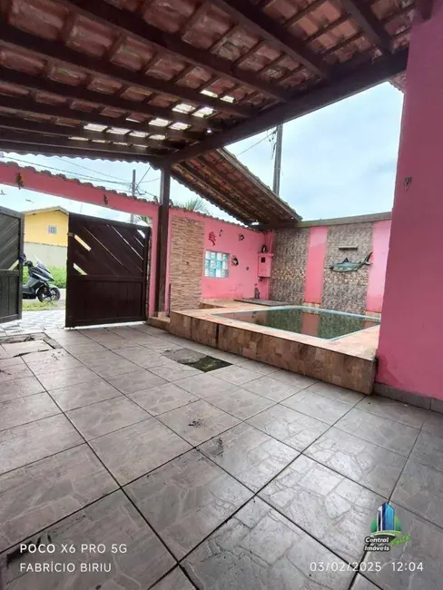 Foto 2 de Casa com 2 quartos à venda, 137m2 em Mongagua - SP