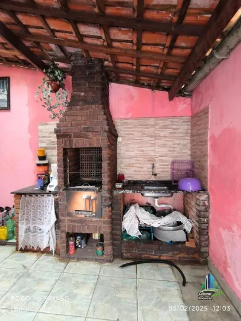 Foto 4 de Casa com 2 quartos à venda, 137m2 em Mongagua - SP