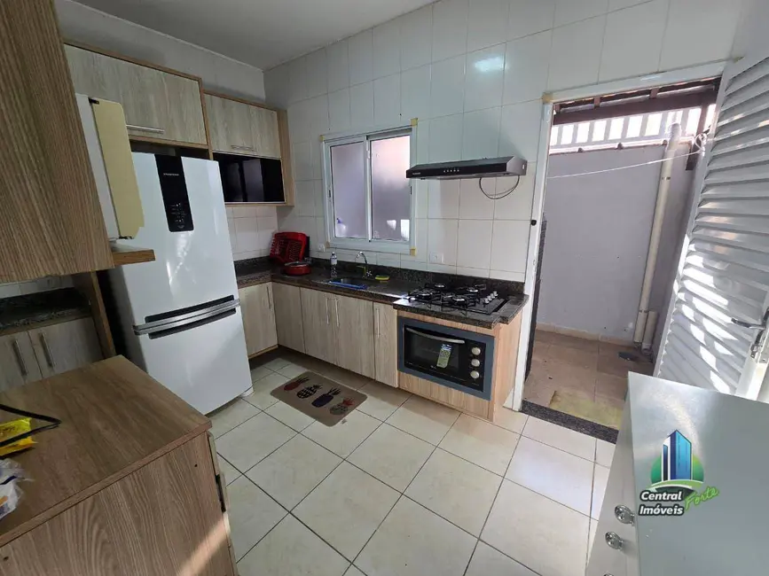 Sobrado com 3 quartos à venda, 60m2 em Mirim, Praia Grande - SP - imagem 9 Foto 9 de Sobrado com 3 quartos à venda, 60m2 em Mirim, Praia Grande - SP