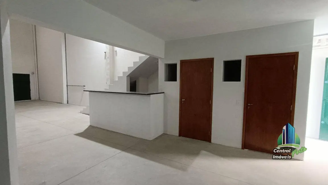 Armazém / Galpão à venda e para alugar, 300m2 em Praia Grande - SP - imagem 8 Foto 8 de Armazém / Galpão à venda e para alugar, 300m2 em Praia Grande - SP