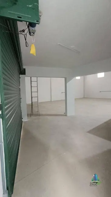 Armazém / Galpão à venda e para alugar, 300m2 em Praia Grande - SP - imagem 5 Foto 5 de Armazém / Galpão à venda e para alugar, 300m2 em Praia Grande - SP