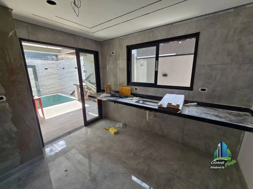 Foto 5 de Sobrado com 4 quartos à venda, 230m2 em Boqueirão, Praia Grande - SP