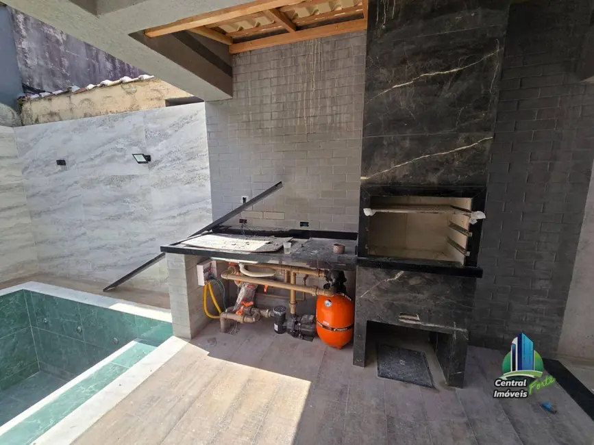 Foto 4 de Sobrado com 4 quartos à venda, 230m2 em Boqueirão, Praia Grande - SP