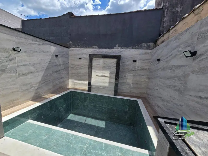 Foto 1 de Sobrado com 4 quartos à venda, 230m2 em Boqueirão, Praia Grande - SP