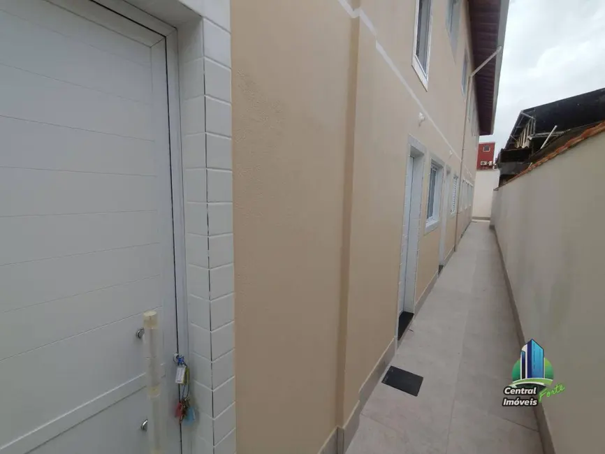 Foto 2 de Casa de Condomínio com 2 quartos à venda, 66m2 em Praia Grande - SP