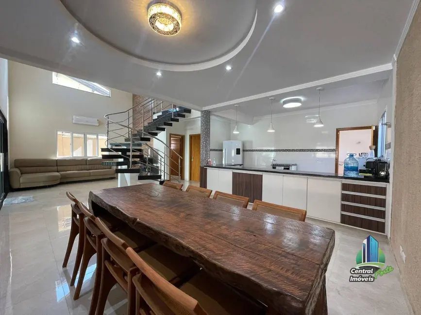 Sobrado com 5 quartos à venda, 312m2 em Praia Grande - SP - imagem 8 Foto 8 de Sobrado com 5 quartos à venda, 312m2 em Praia Grande - SP