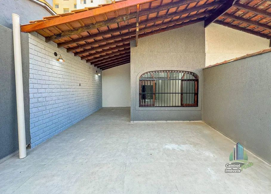 Foto 2 de Casa com 2 quartos à venda, 108m2 em Tupi, Praia Grande - SP