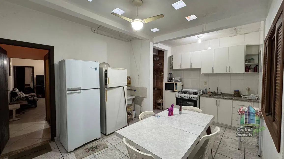 Foto 5 de Casa com 2 quartos à venda, 125m2 em Maracanã, Praia Grande - SP