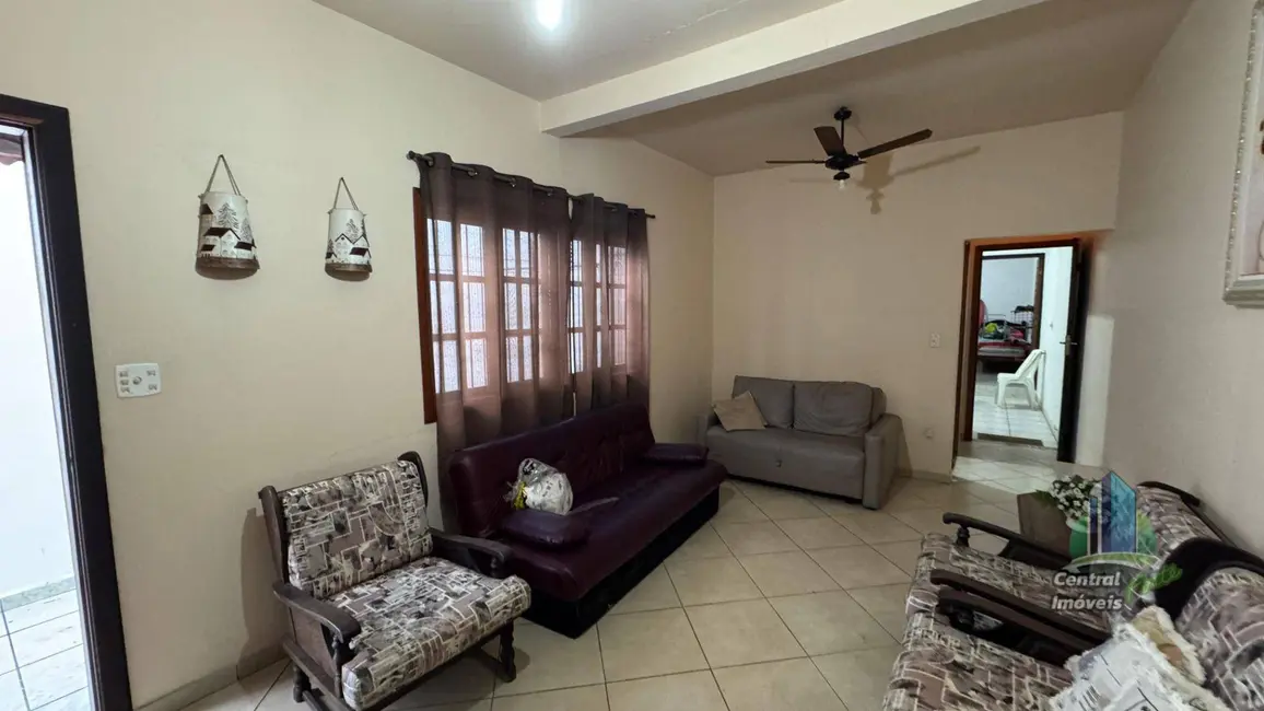 Foto 2 de Casa com 2 quartos à venda, 125m2 em Maracanã, Praia Grande - SP