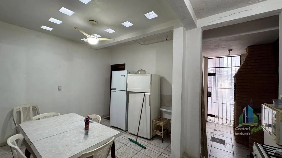 Foto 6 de Casa com 2 quartos à venda, 125m2 em Maracanã, Praia Grande - SP