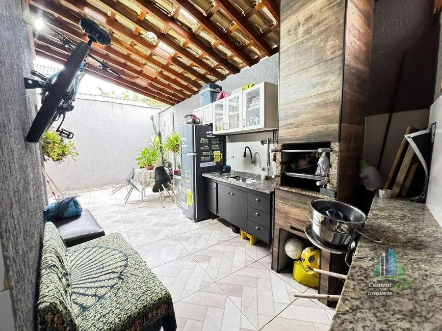 Foto 3 de Casa com 2 quartos à venda, 450m2 em Praia Grande - SP