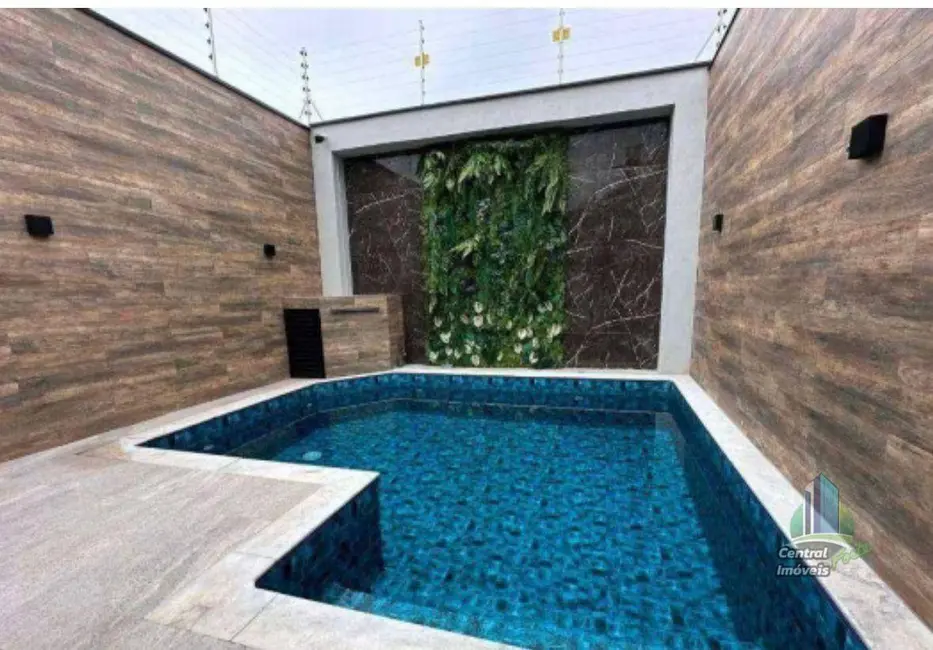 Foto 1 de Casa com 2 quartos à venda, 200m2 em Maracanã, Praia Grande - SP