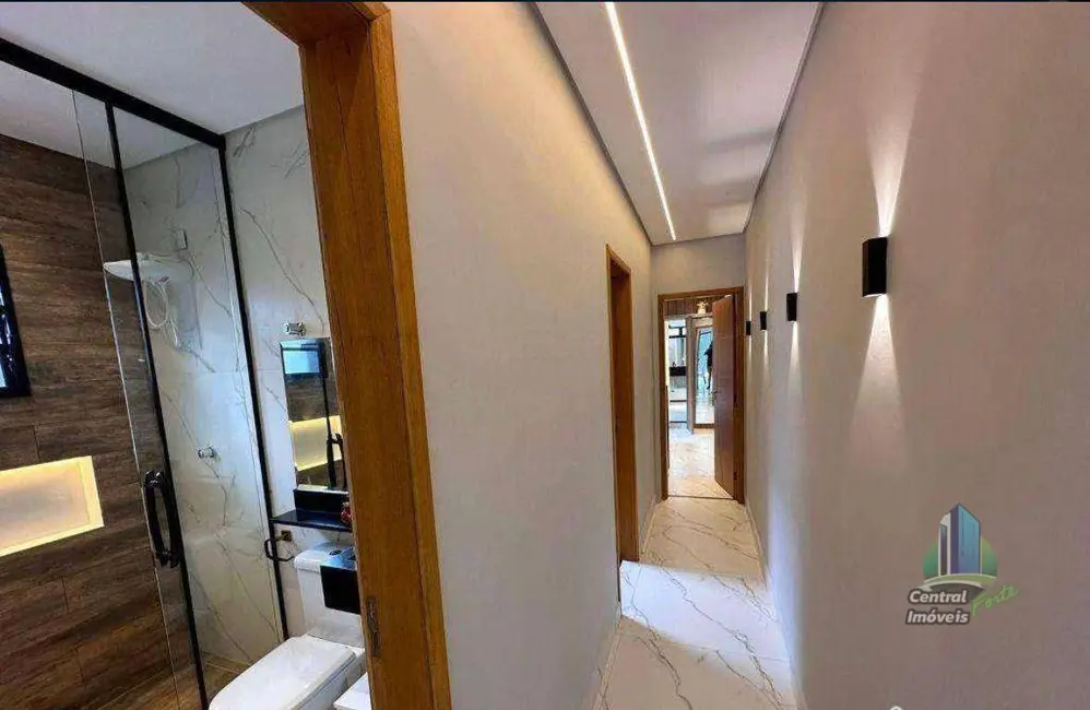 Foto 6 de Casa com 2 quartos à venda, 200m2 em Maracanã, Praia Grande - SP