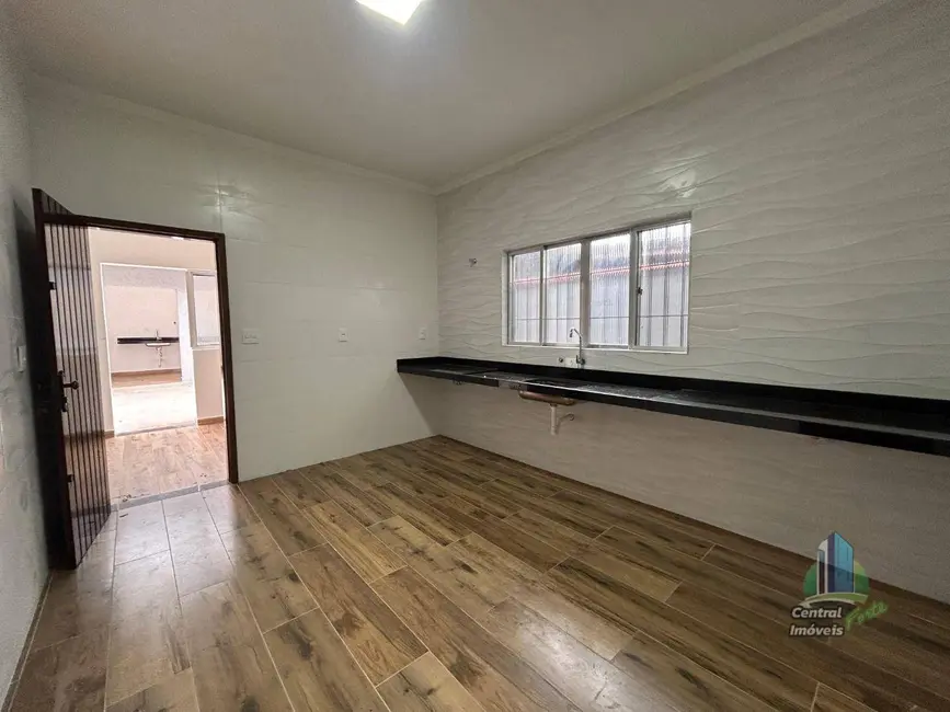 Casa com 4 quartos à venda, 275m2 em Tupi, Praia Grande - SP - imagem 5 Foto 5 de Casa com 4 quartos à venda, 275m2 em Tupi, Praia Grande - SP