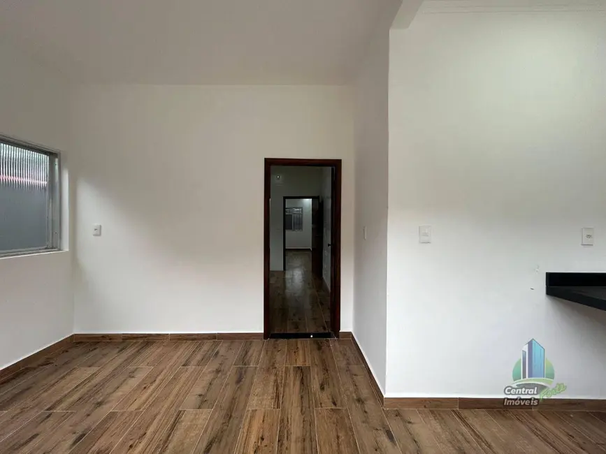 Casa com 4 quartos à venda, 275m2 em Tupi, Praia Grande - SP - imagem 4 Foto 4 de Casa com 4 quartos à venda, 275m2 em Tupi, Praia Grande - SP