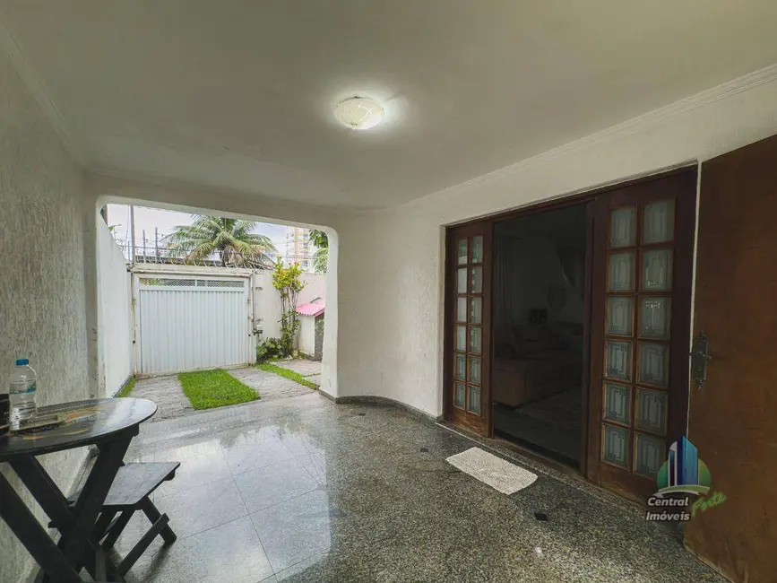 Sobrado com 4 quartos à venda, 360m2 em Canto do Forte, Praia Grande - SP - imagem 8 Foto 8 de Sobrado com 4 quartos à venda, 360m2 em Canto do Forte, Praia Grande - SP