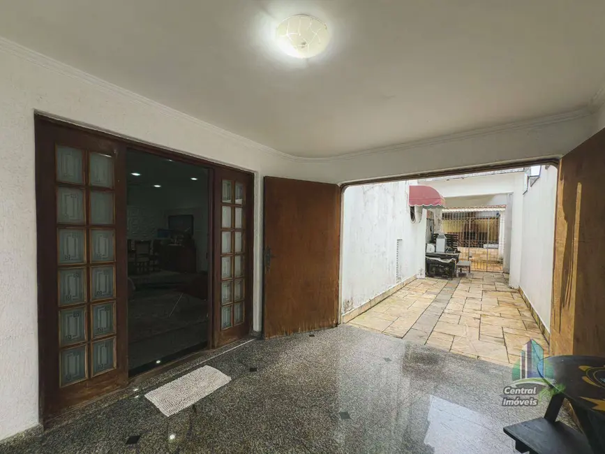 Sobrado com 4 quartos à venda, 360m2 em Canto do Forte, Praia Grande - SP - imagem 9 Foto 9 de Sobrado com 4 quartos à venda, 360m2 em Canto do Forte, Praia Grande - SP