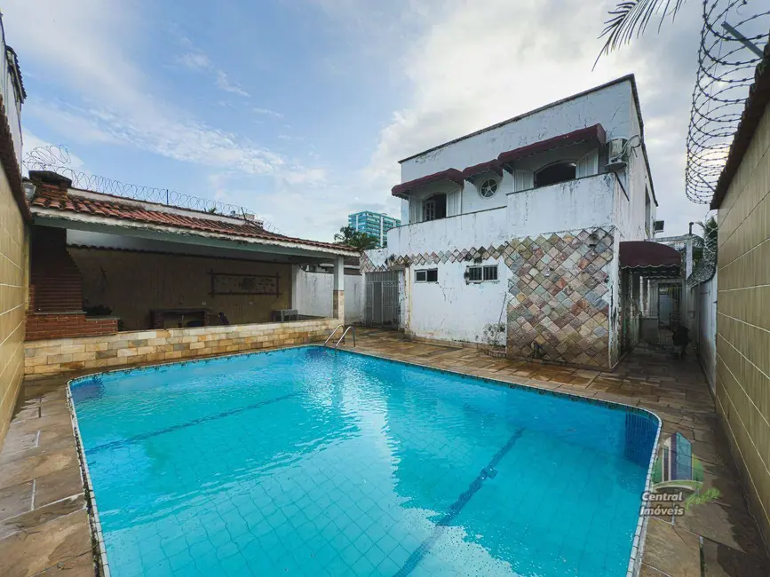 Sobrado com 4 quartos à venda, 360m2 em Canto do Forte, Praia Grande - SP - imagem 1 Foto 1 de Sobrado com 4 quartos à venda, 360m2 em Canto do Forte, Praia Grande - SP