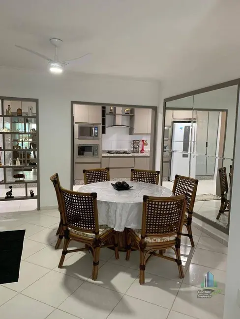 Foto 1 de Apartamento com 3 quartos à venda, 120m2 em Praia Grande - SP