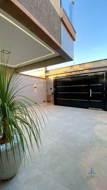 Foto 3 de Sobrado com 3 quartos à venda, 150m2 em Maracanã, Praia Grande - SP