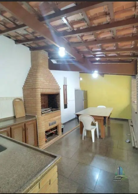 Foto 2 de Sobrado com 3 quartos à venda, 253m2 em Mongagua - SP
