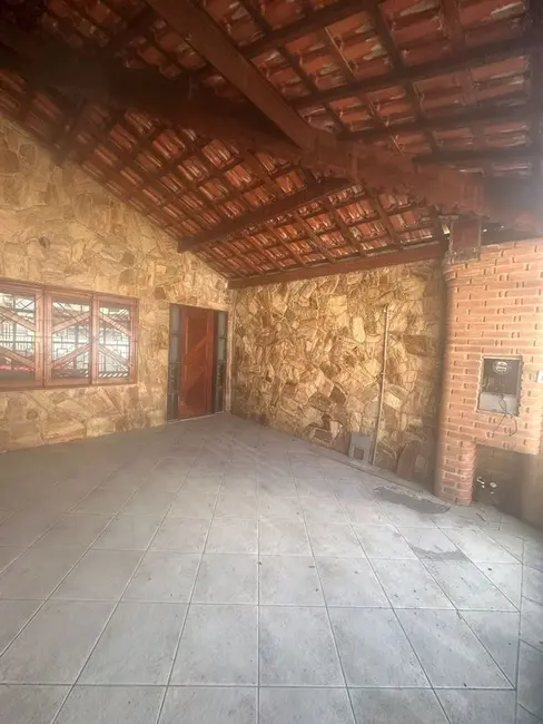 Casa com 2 quartos à venda, 120m2 em Praia Grande - SP - imagem 2 Foto 2 de Casa com 2 quartos à venda, 120m2 em Praia Grande - SP