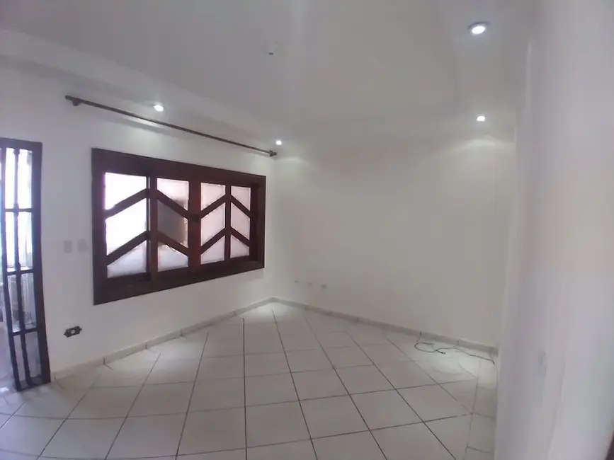 Casa com 2 quartos à venda, 120m2 em Praia Grande - SP - imagem 1 Foto 1 de Casa com 2 quartos à venda, 120m2 em Praia Grande - SP