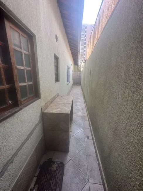 Casa com 2 quartos à venda, 120m2 em Praia Grande - SP - imagem 6 Foto 6 de Casa com 2 quartos à venda, 120m2 em Praia Grande - SP
