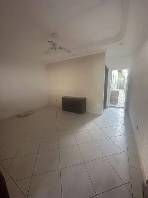 Casa com 2 quartos à venda, 120m2 em Praia Grande - SP - imagem 3 Foto 3 de Casa com 2 quartos à venda, 120m2 em Praia Grande - SP