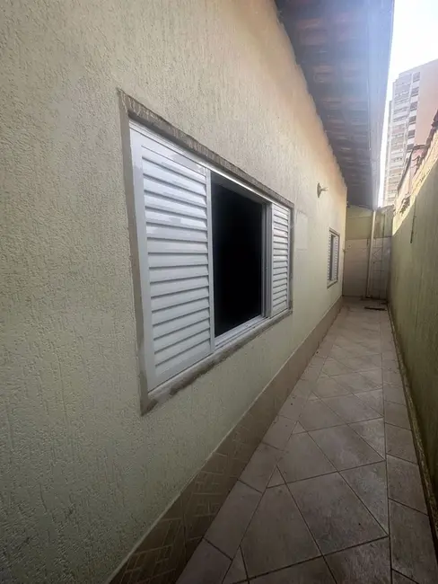 Casa com 2 quartos à venda, 120m2 em Praia Grande - SP - imagem 9 Foto 9 de Casa com 2 quartos à venda, 120m2 em Praia Grande - SP