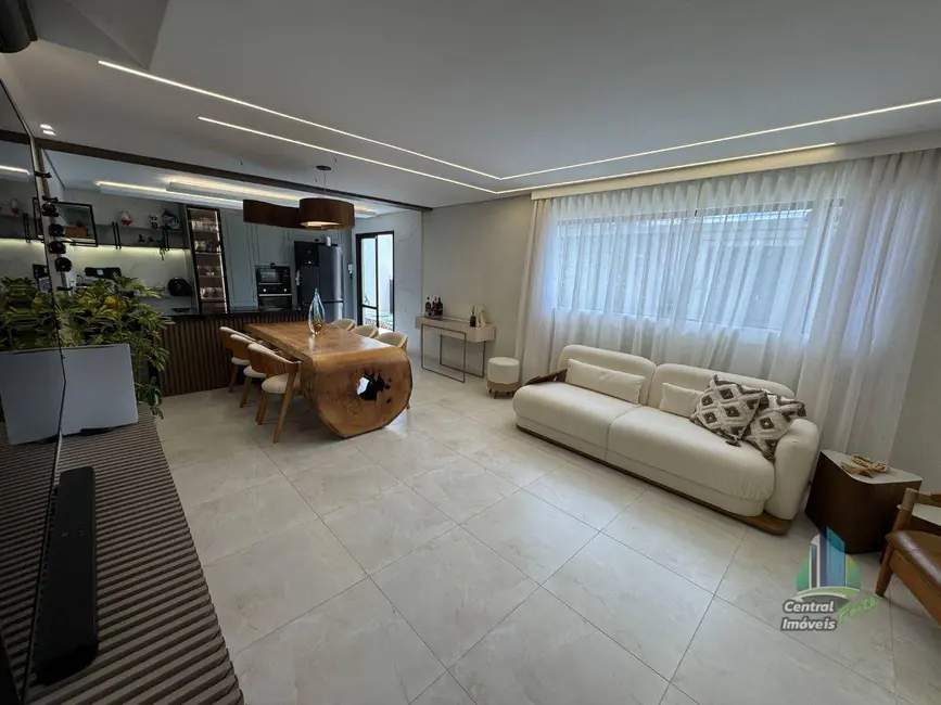 Foto 9 de Sobrado com 3 quartos à venda, 200m2 em Praia Grande - SP