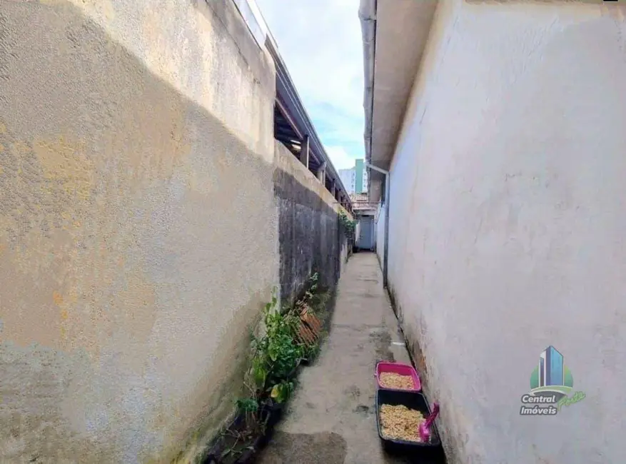 Casa com 2 quartos à venda, 180m2 em Canto do Forte, Praia Grande - SP - imagem 4 Foto 4 de Casa com 2 quartos à venda, 180m2 em Canto do Forte, Praia Grande - SP