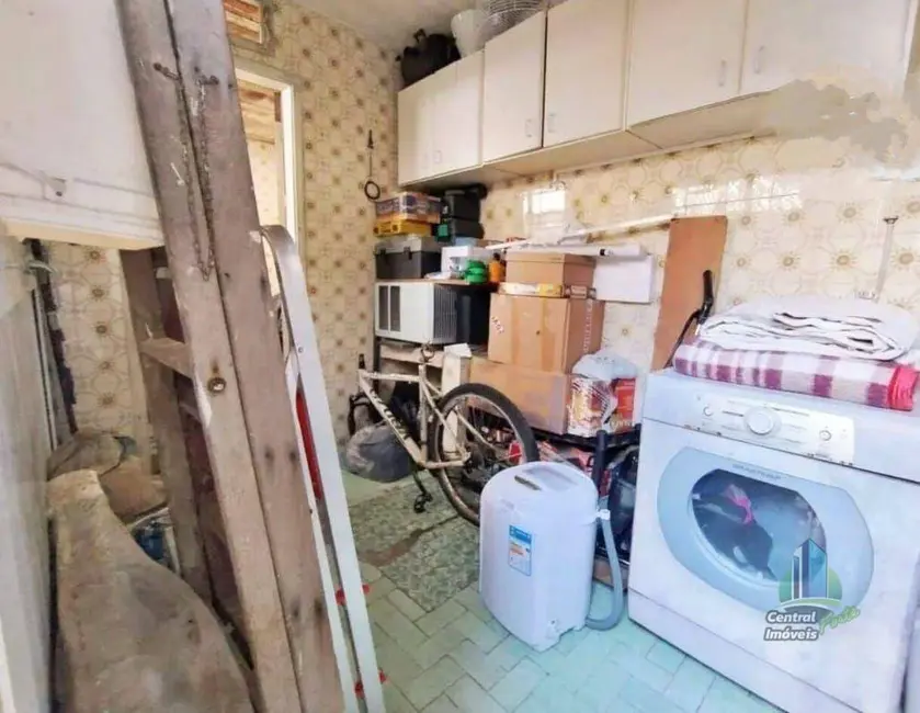 Casa com 2 quartos à venda, 180m2 em Canto do Forte, Praia Grande - SP - imagem 2 Foto 2 de Casa com 2 quartos à venda, 180m2 em Canto do Forte, Praia Grande - SP