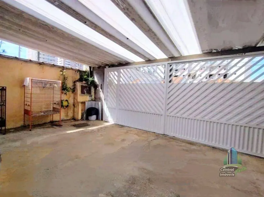 Casa com 2 quartos à venda, 180m2 em Canto do Forte, Praia Grande - SP - imagem 6 Foto 6 de Casa com 2 quartos à venda, 180m2 em Canto do Forte, Praia Grande - SP