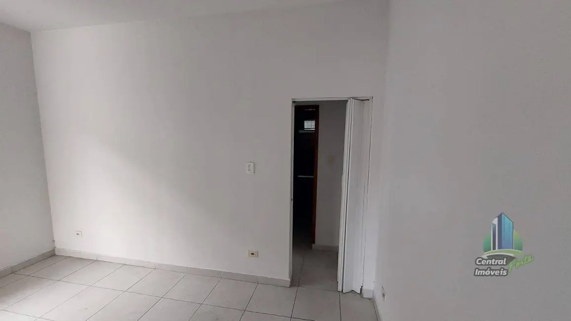 Casa com 1 quarto à venda, 110m2 em Canto do Forte, Praia Grande - SP - imagem 6 Foto 6 de Casa com 1 quarto à venda, 110m2 em Canto do Forte, Praia Grande - SP