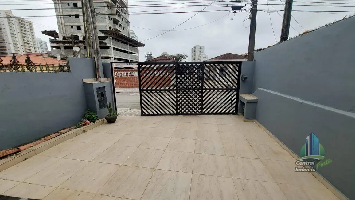 Casa com 1 quarto à venda, 110m2 em Canto do Forte, Praia Grande - SP - imagem 2 Foto 2 de Casa com 1 quarto à venda, 110m2 em Canto do Forte, Praia Grande - SP