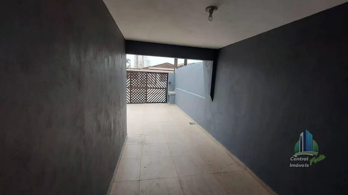 Casa com 1 quarto à venda, 110m2 em Canto do Forte, Praia Grande - SP - imagem 3 Foto 3 de Casa com 1 quarto à venda, 110m2 em Canto do Forte, Praia Grande - SP