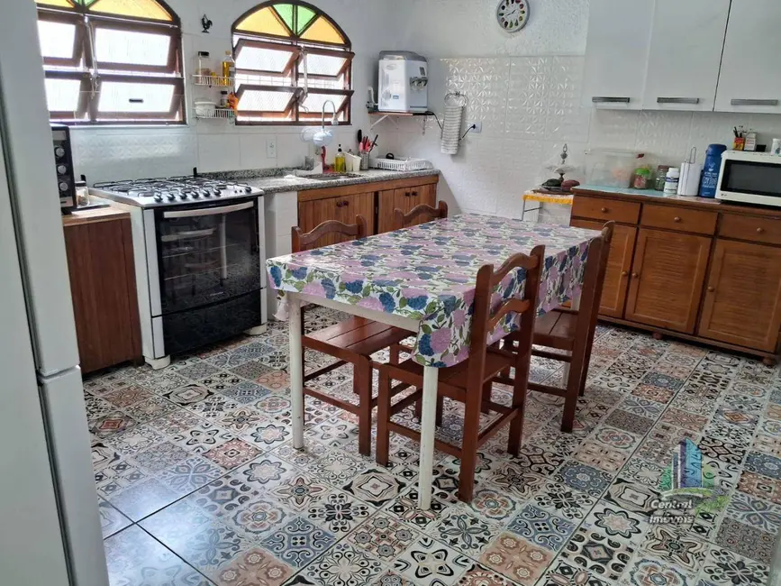 Casa com 4 quartos à venda, 317m2 em Canto do Forte, Praia Grande - SP - imagem 8 Foto 8 de Casa com 4 quartos à venda, 317m2 em Canto do Forte, Praia Grande - SP