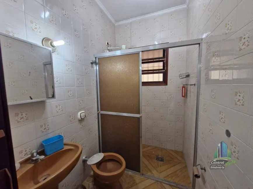 Casa com 2 quartos à venda, 175m2 em Canto do Forte, Praia Grande - SP - imagem 6 Foto 6 de Casa com 2 quartos à venda, 175m2 em Canto do Forte, Praia Grande - SP
