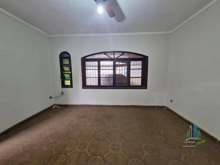 Casa com 2 quartos à venda, 175m2 em Canto do Forte, Praia Grande - SP - imagem 5 Foto 5 de Casa com 2 quartos à venda, 175m2 em Canto do Forte, Praia Grande - SP